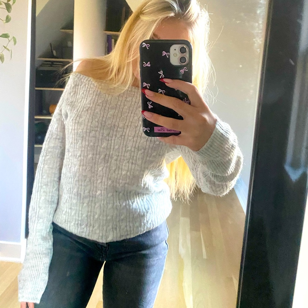 This is a sweater I got from Pacsun it's super soft and cute for wintertime!